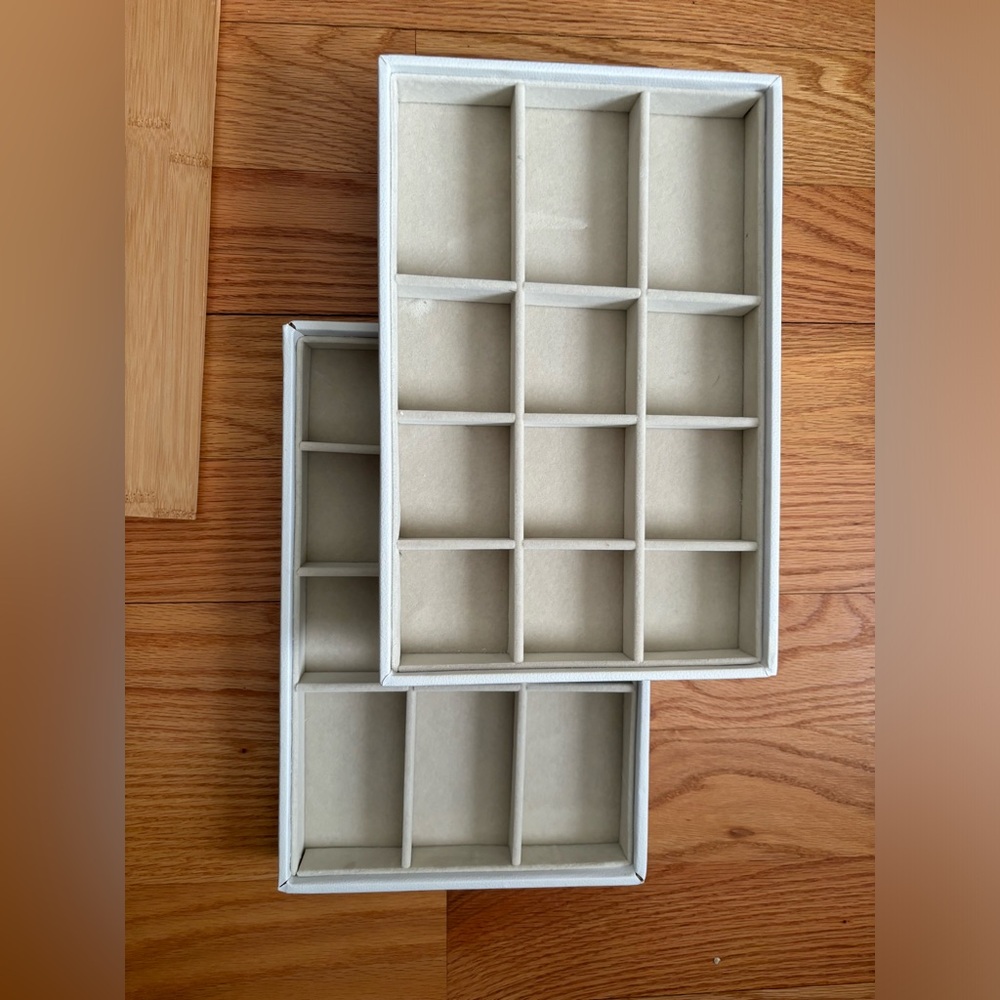 2 level Jewelry Box - Picture 2 of 6